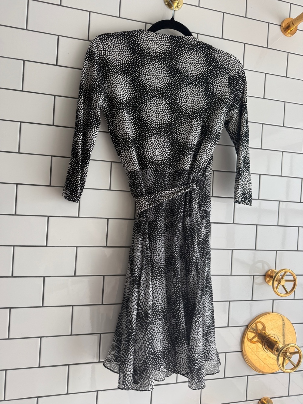 Diane von Furstenberg Black and White Printed Wrap Dress - Picture 4 of 4